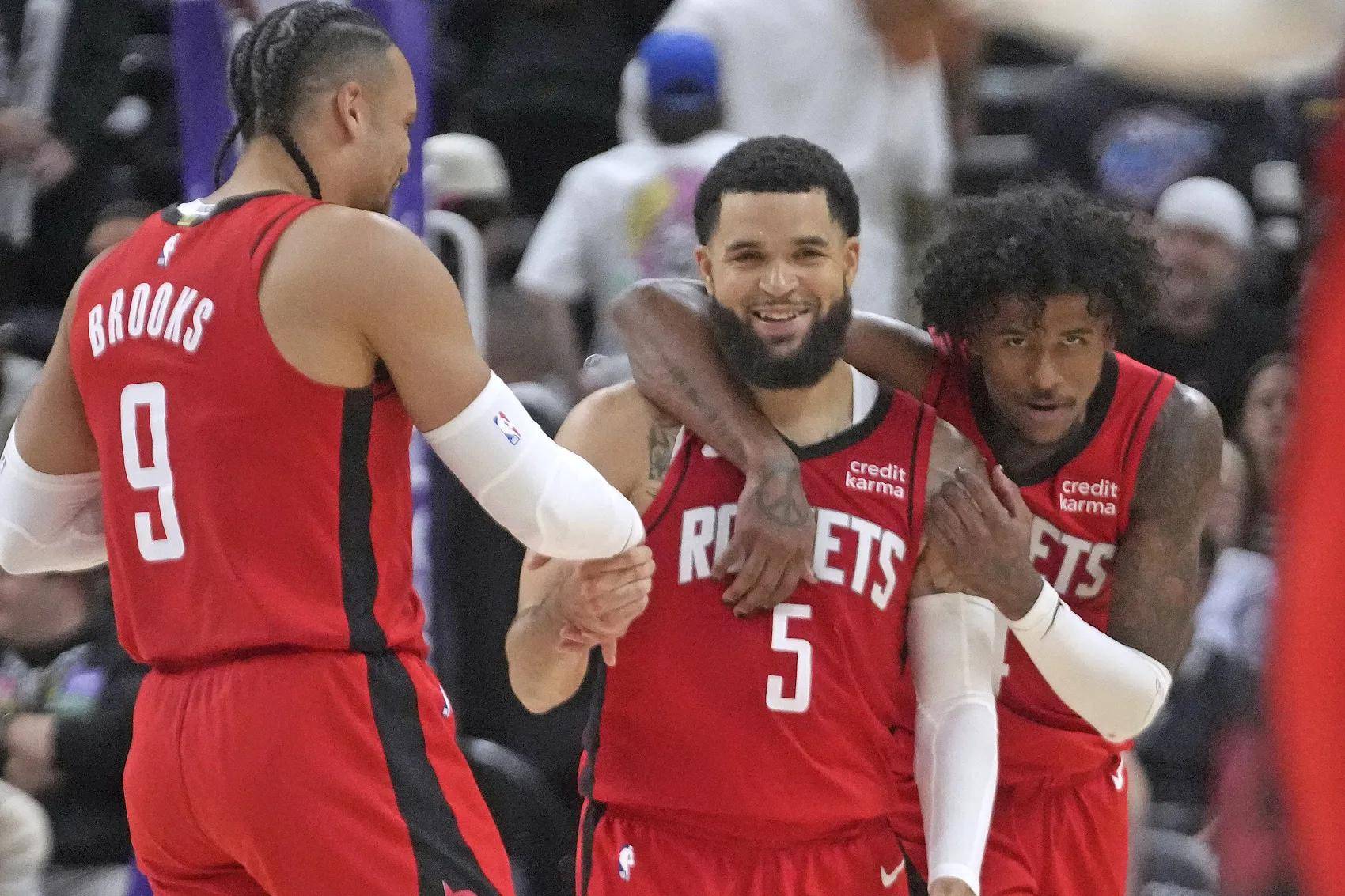 开云体育在线-保罗正式转会勇士，火箭泼冷水:他需要时间去适应的简单介绍