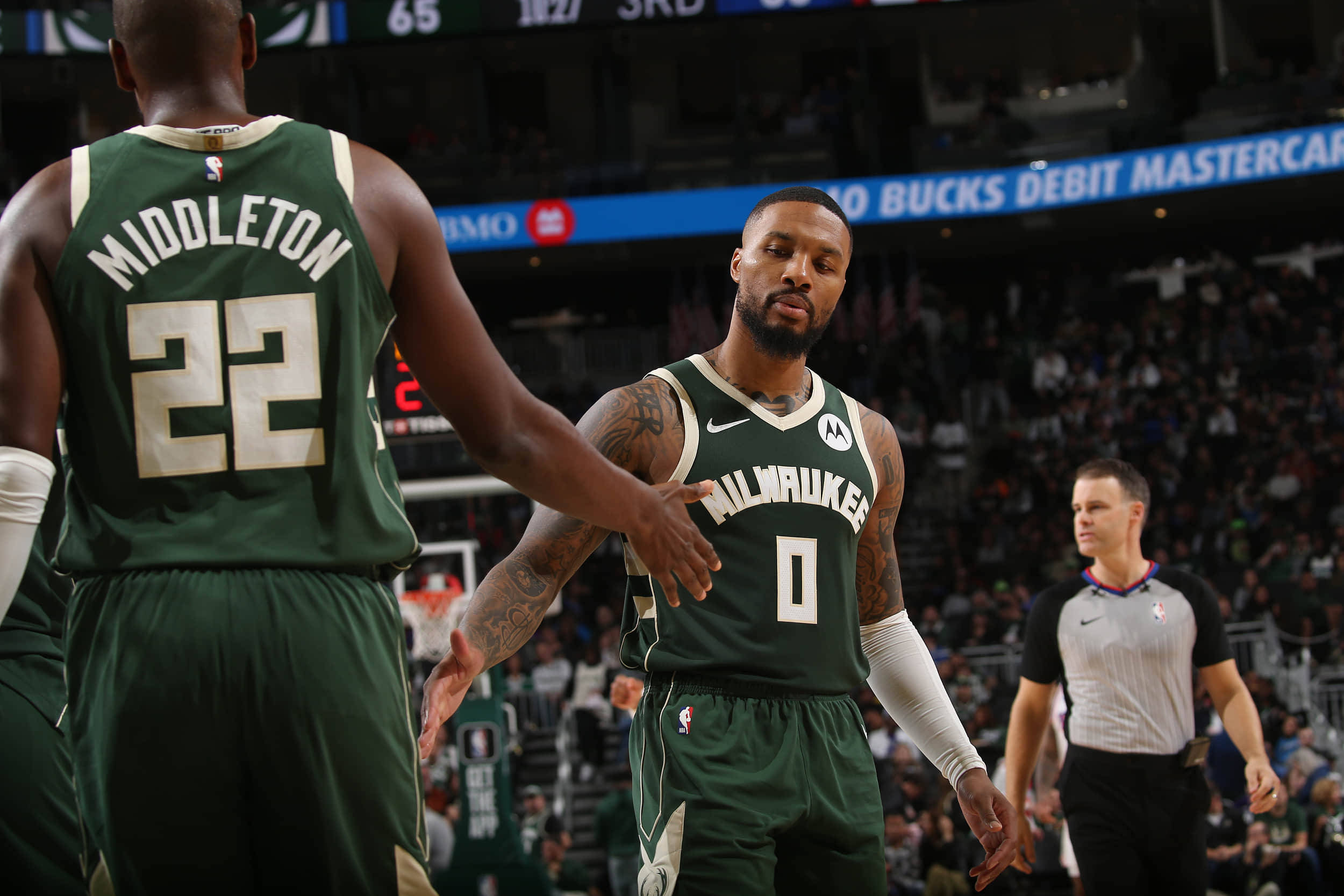 包含雄鹿队连胜在望，冲击东部第一目标的词条