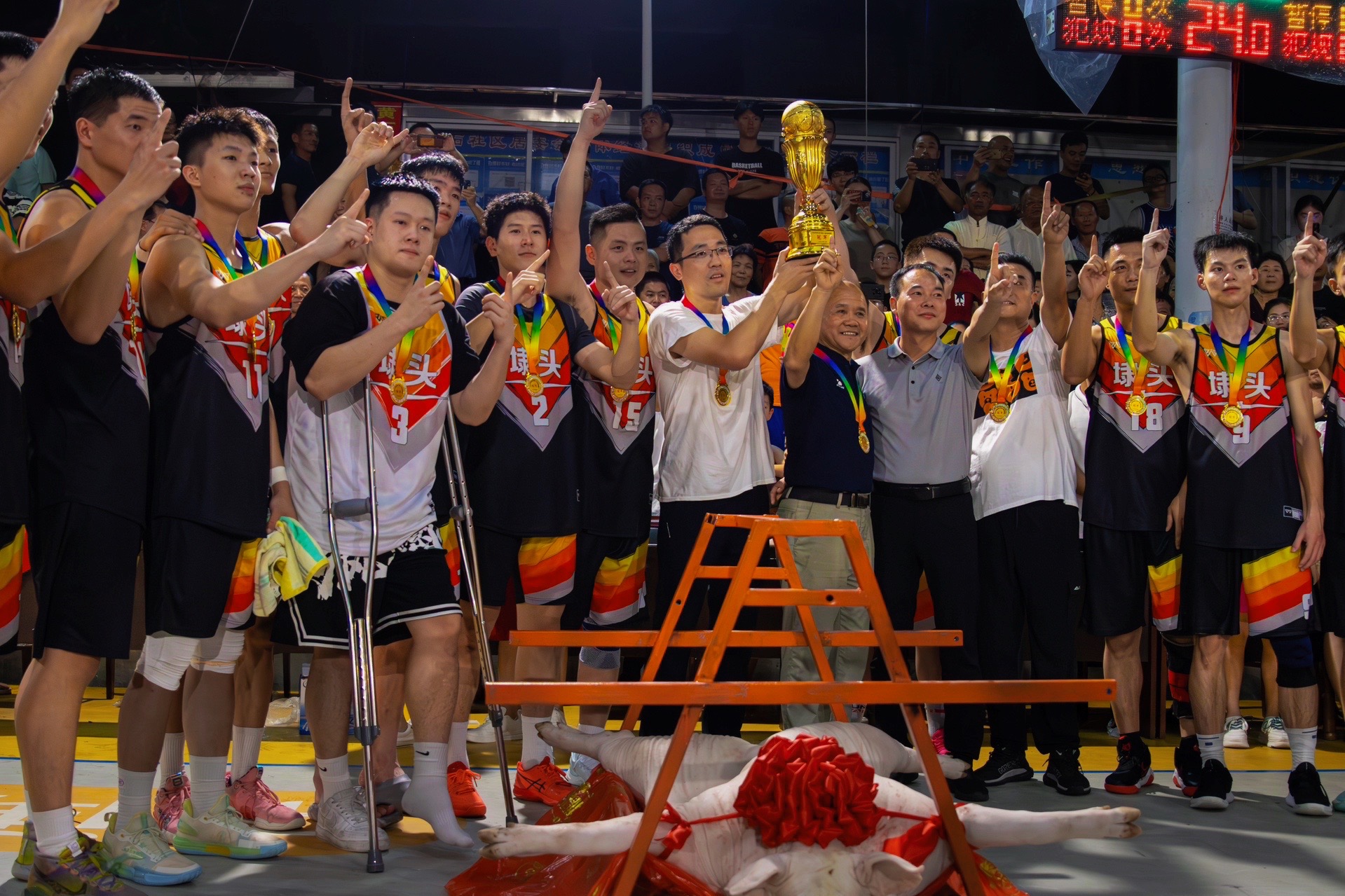 开云体育app-观众们眼前一亮，一场盛大的比赛即将开始