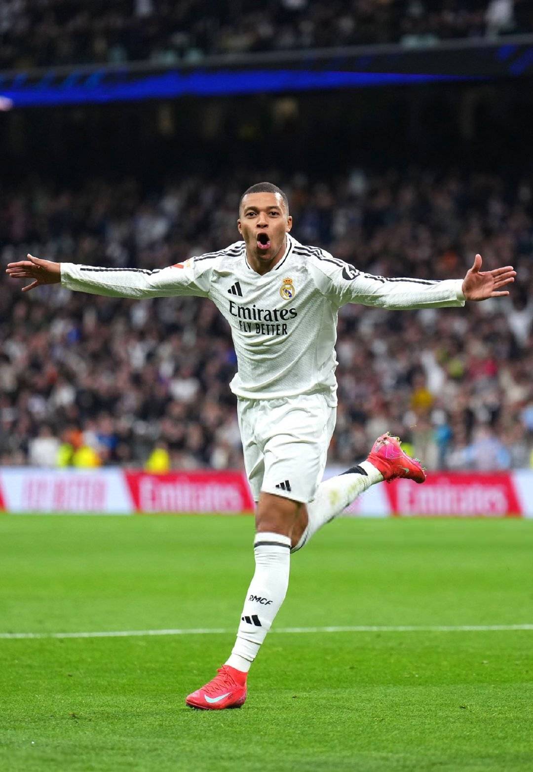 皇马门将士气高涨，连扑数球关键扑救的简单介绍