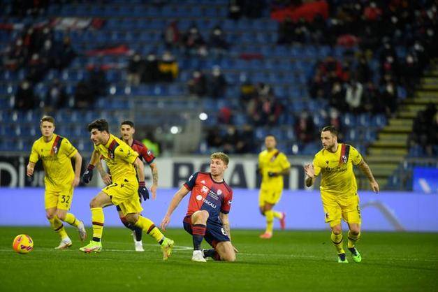 开云体育在线-奥格斯堡全队士气高涨，助力德甲保级战