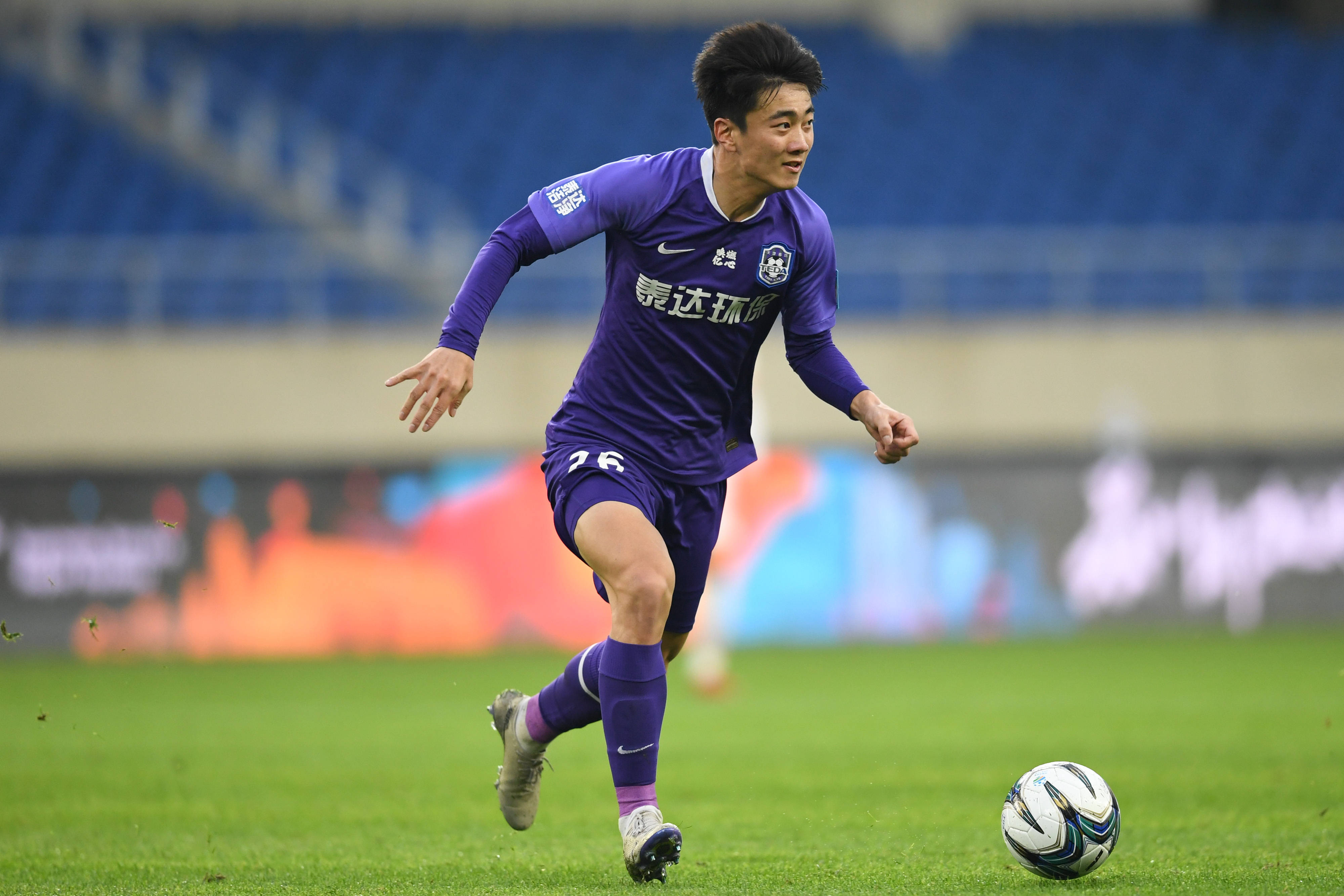 乌兹别克队主力中场加盟中超俱乐部