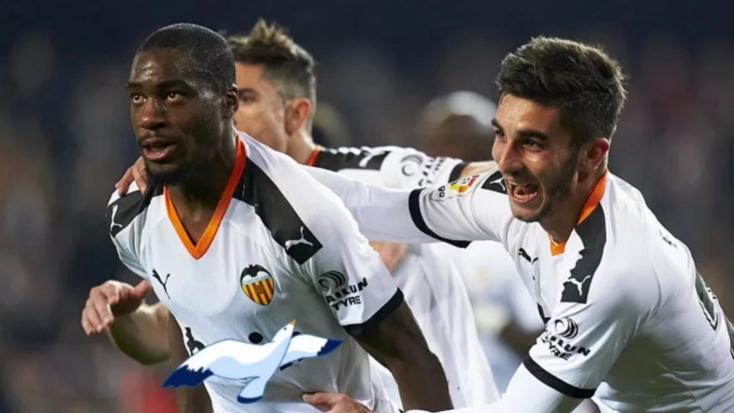 开云体育下载-瓦伦西亚主场获胜，喜迎胜利