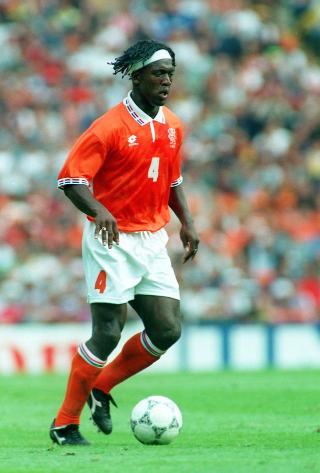 包含荷兰队士气高涨备战欧预赛战术调整积极的词条