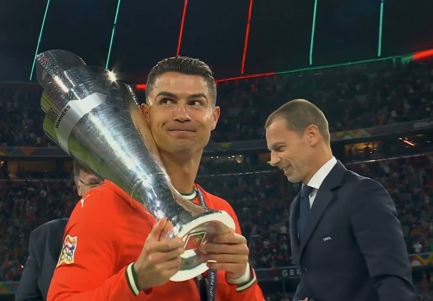 葡萄牙前锋连进两球，击败卢森堡