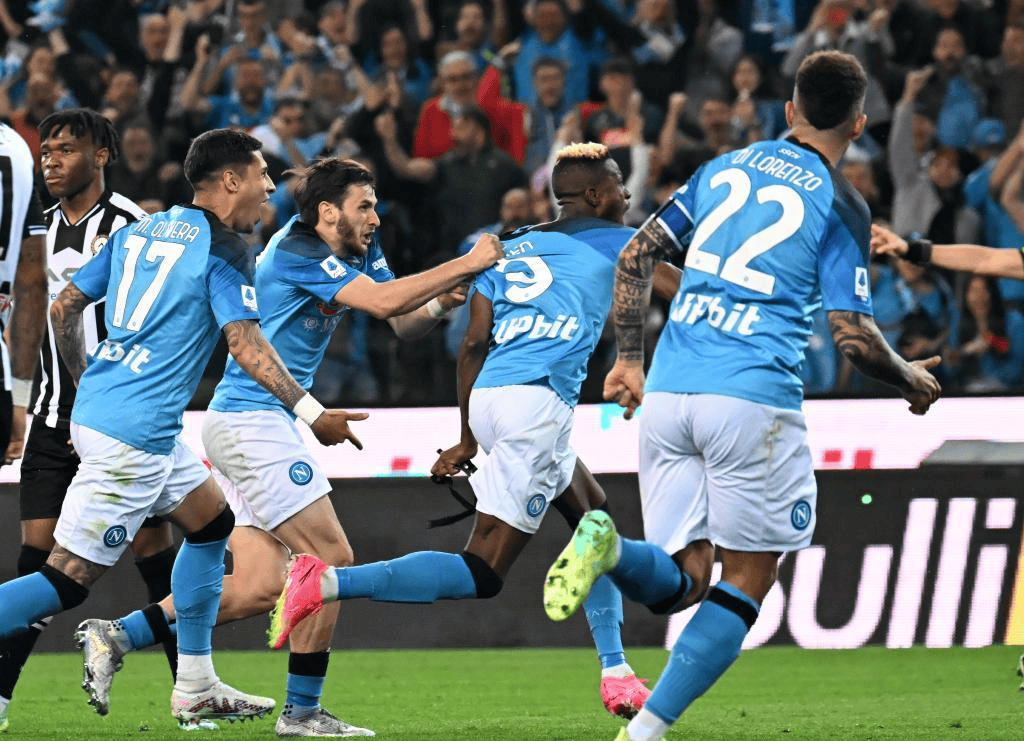 开云APP-那不勒斯主场扭转乾坤，绝杀进球点燃球迷狂热的简单介绍