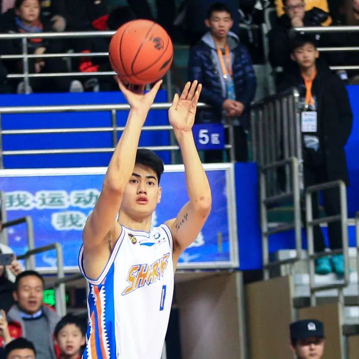 开云体育-队伍集训期间表现优异，预示新赛季实力增强