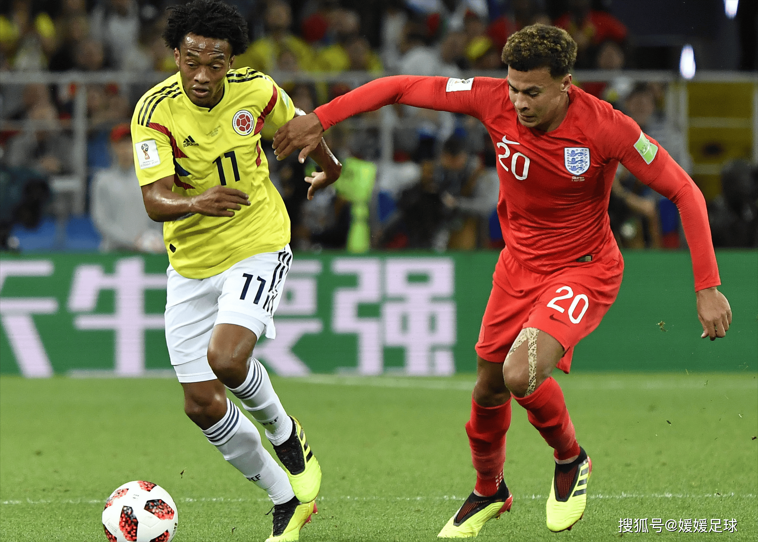 包含高手云集，足球赛事中展现着实力的较量的词条