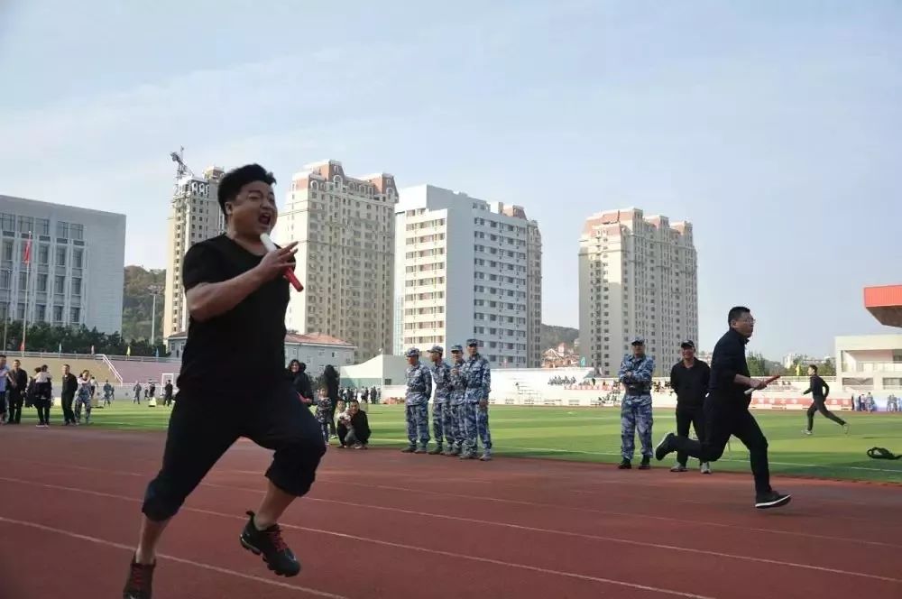 沸腾之战！力争冠军的队伍展开激烈角逐