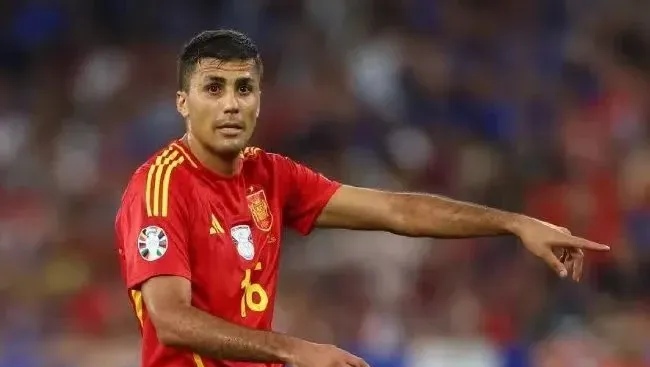 欧洲杯卫冕冠军葡萄牙队击败瑞士队晋级四强