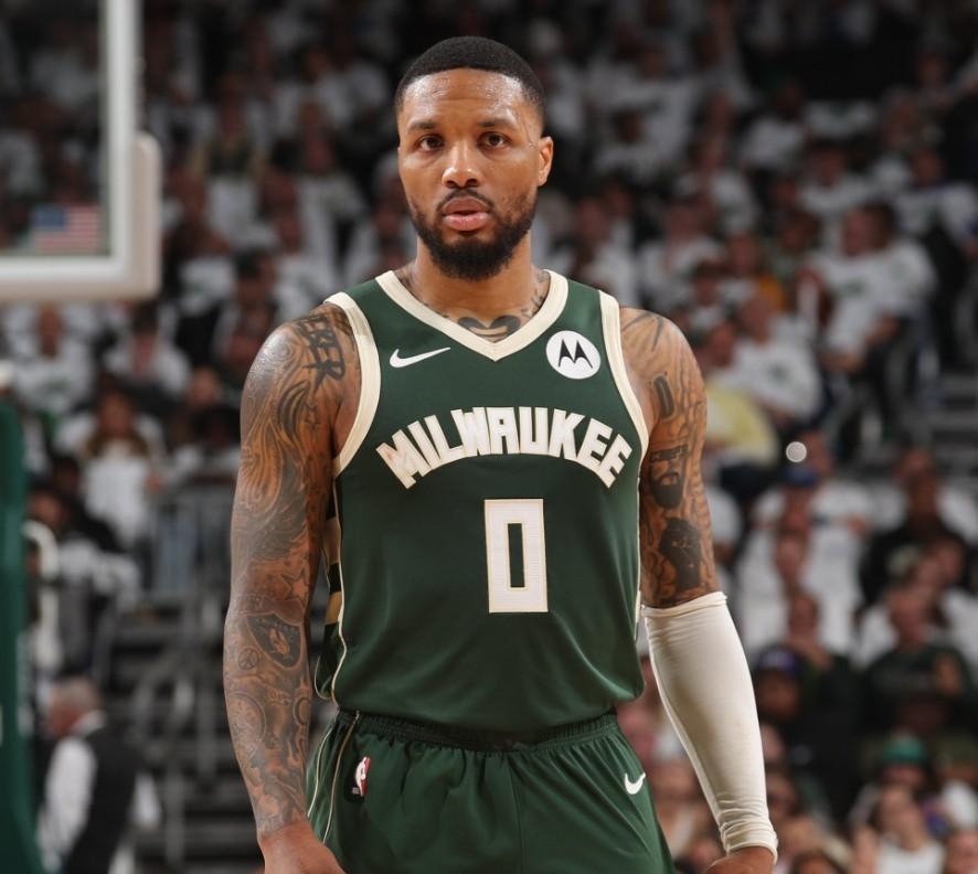 开拓者不敌掘金，利拉德状态低迷