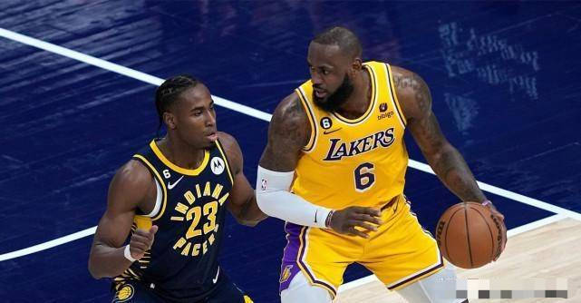 关于步行者队与戴维斯合同三年2100万的信息