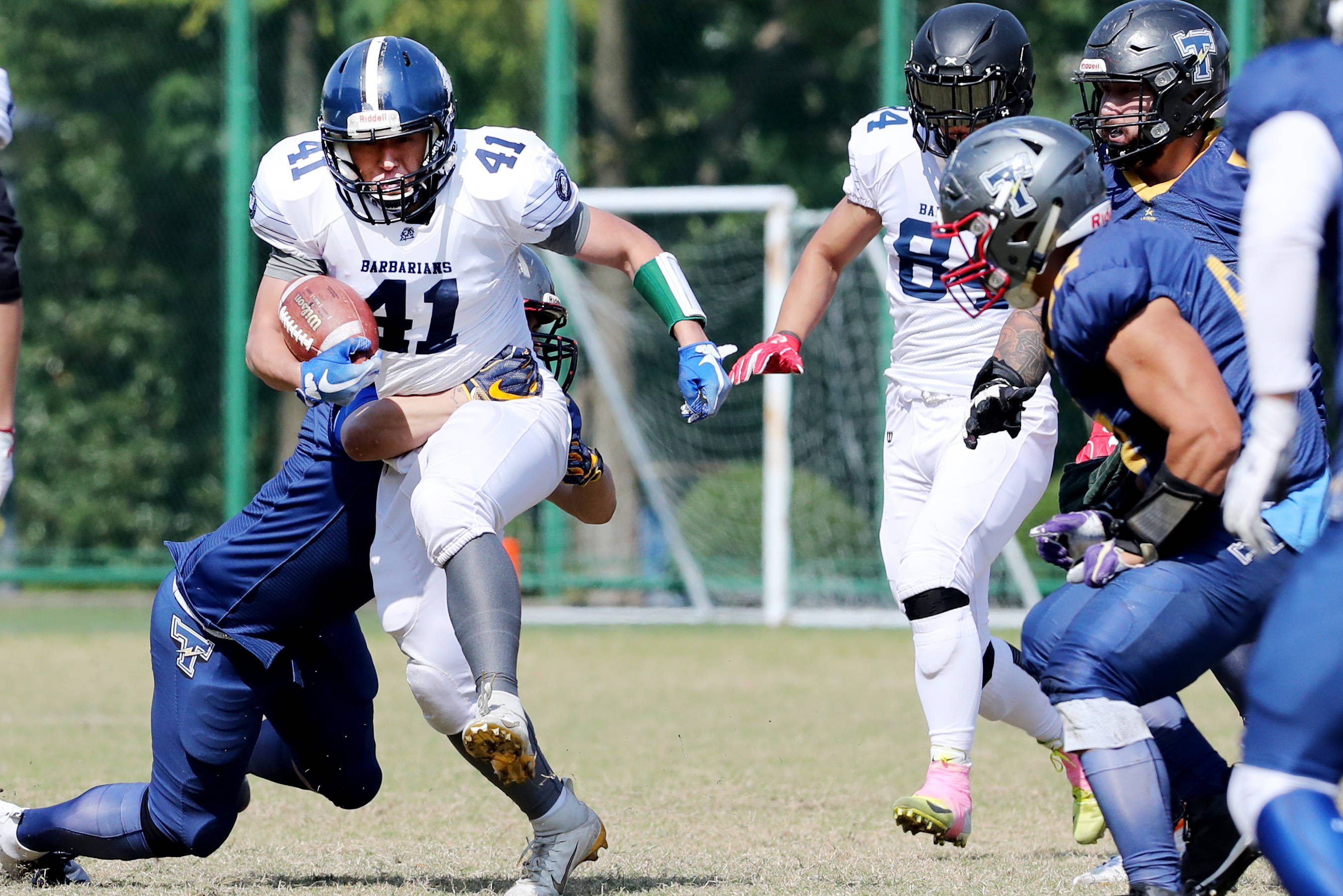 开云体育中国-橄榄球赛事竞争激烈，历尽千辛万苦